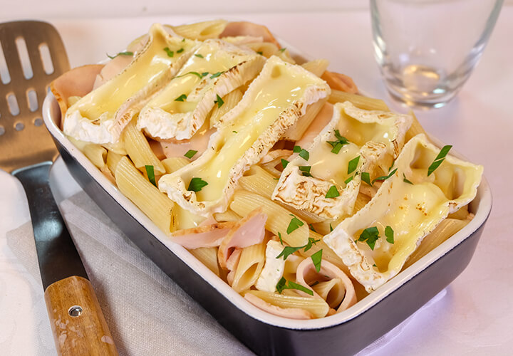 Gratin de pâtes au poulet et camembert
