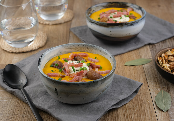 Velouté de potimarron, Allumettes fumées et châtaignes