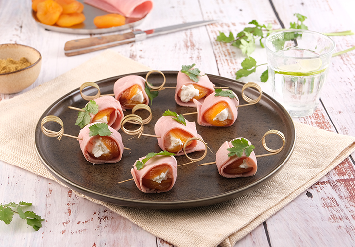 Roulés de jambon, abricot sec au chèvre, touche de cumin & coriandre