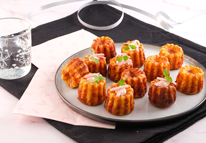 Cannelés, jambon fumé, emmental