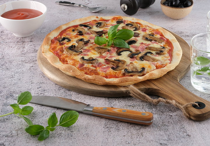 Pizza jambon, champignons