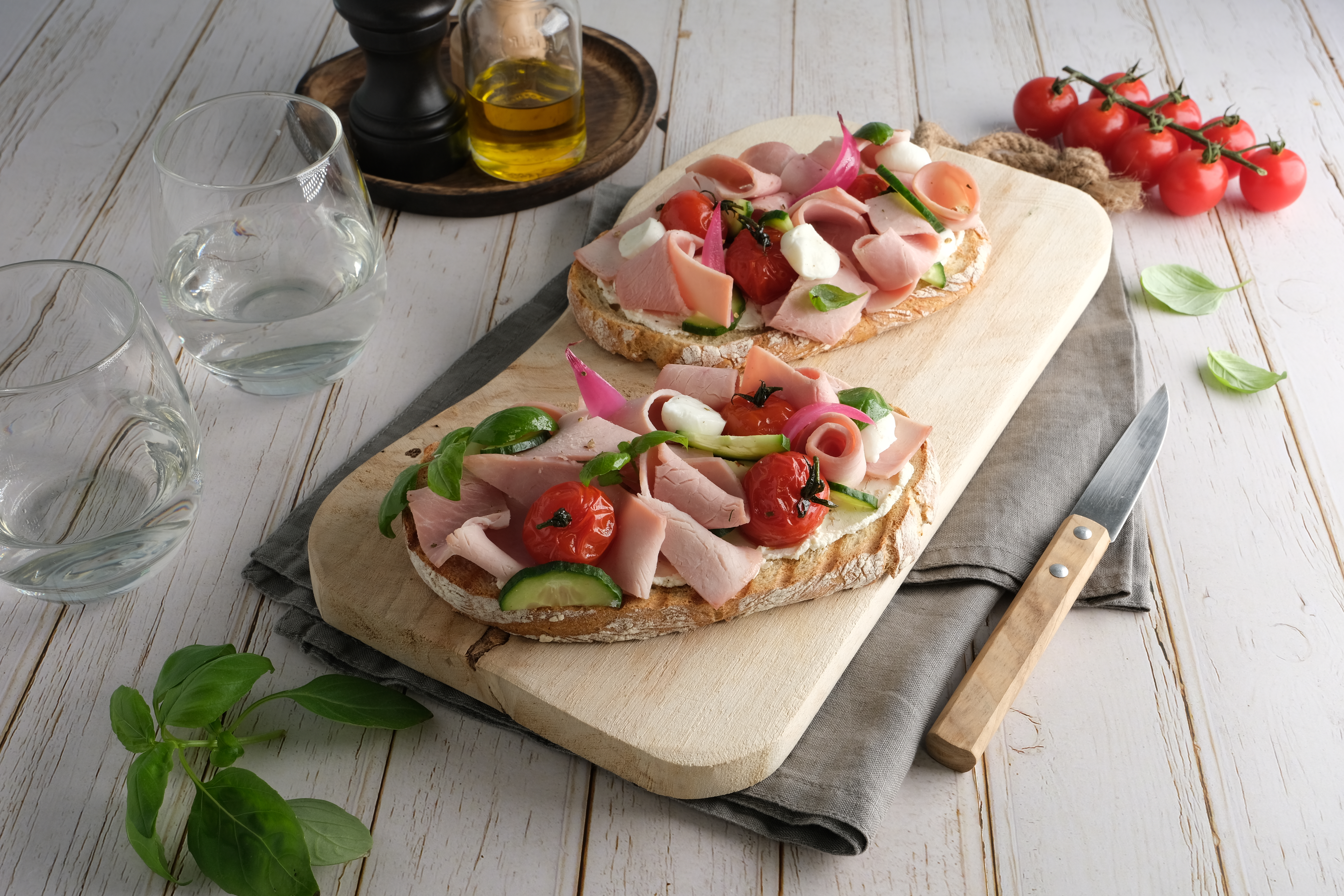 Tartine jambon, concombre, tomate, mozzarella