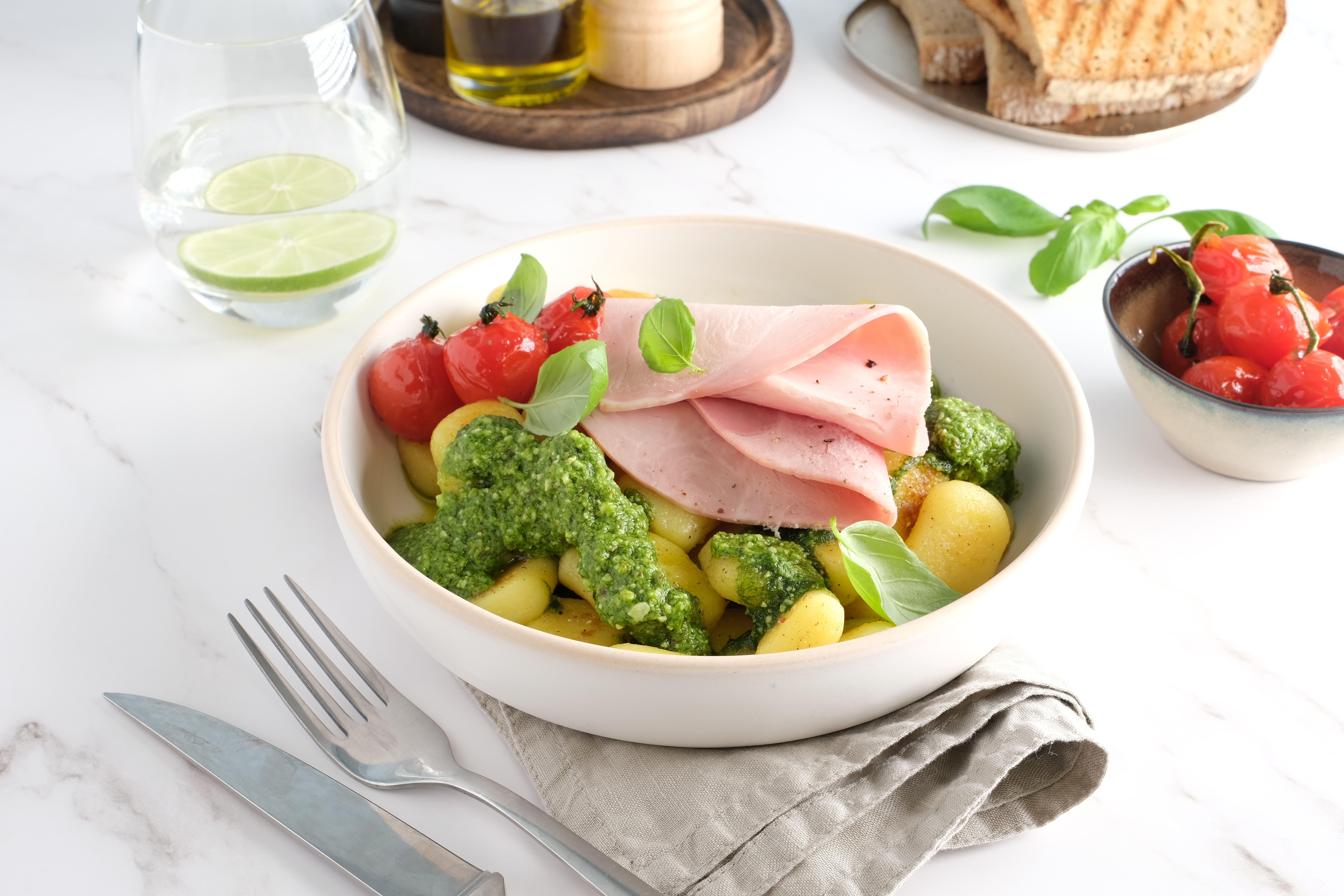 Gnocchi jambon pesto