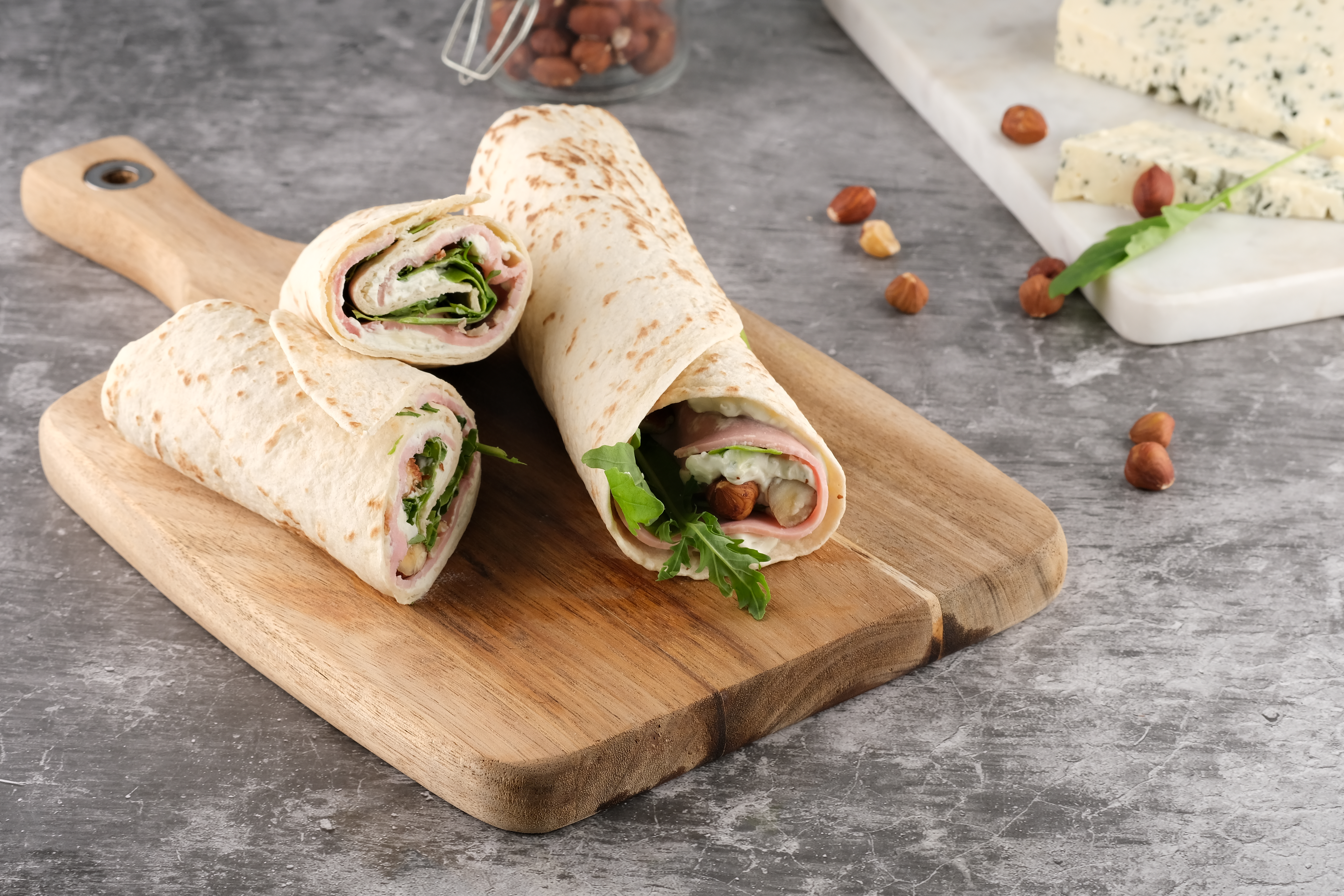Wraps jambon, bleu et noisettes