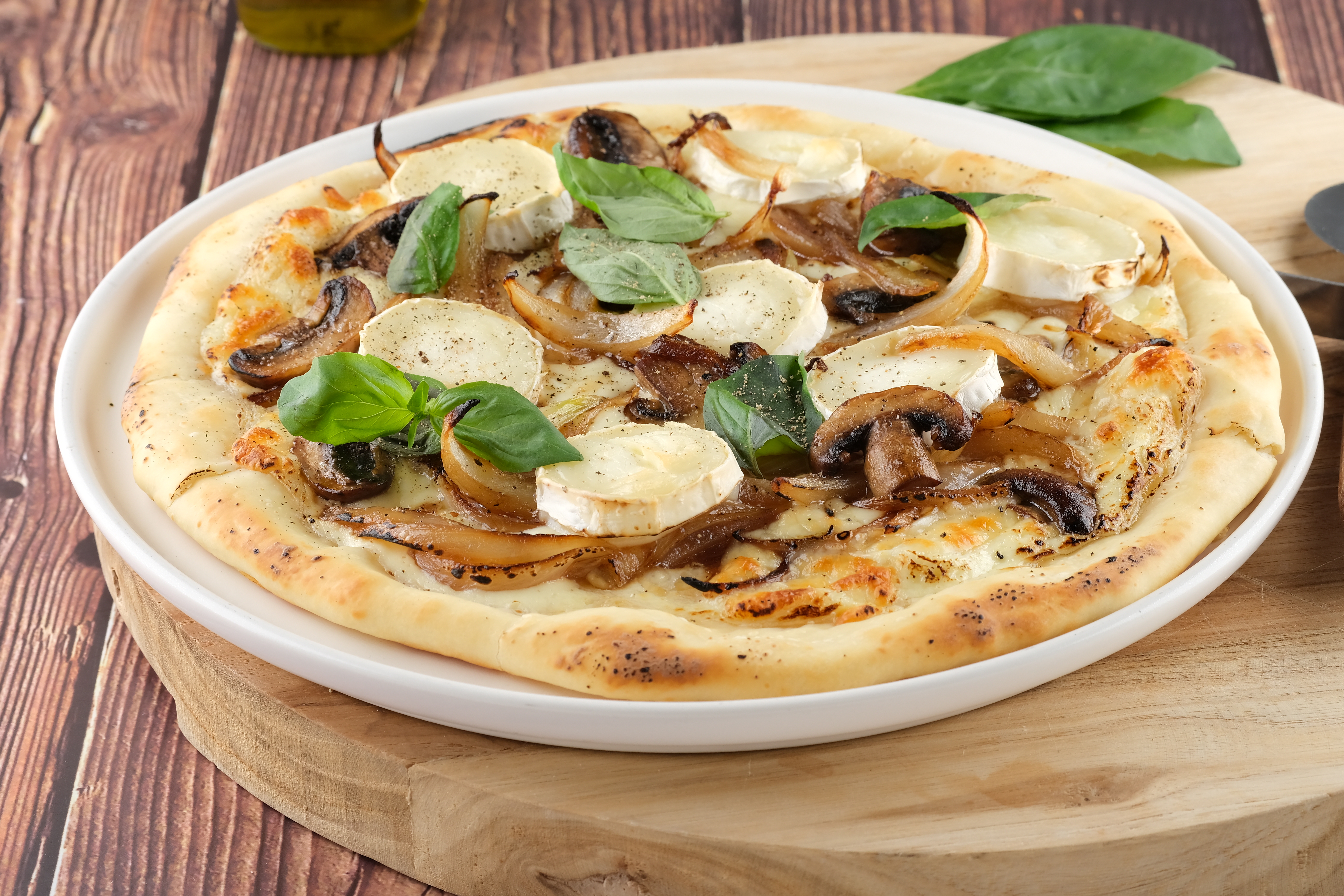 PIZZA BIANCA — chèvre & champignons
