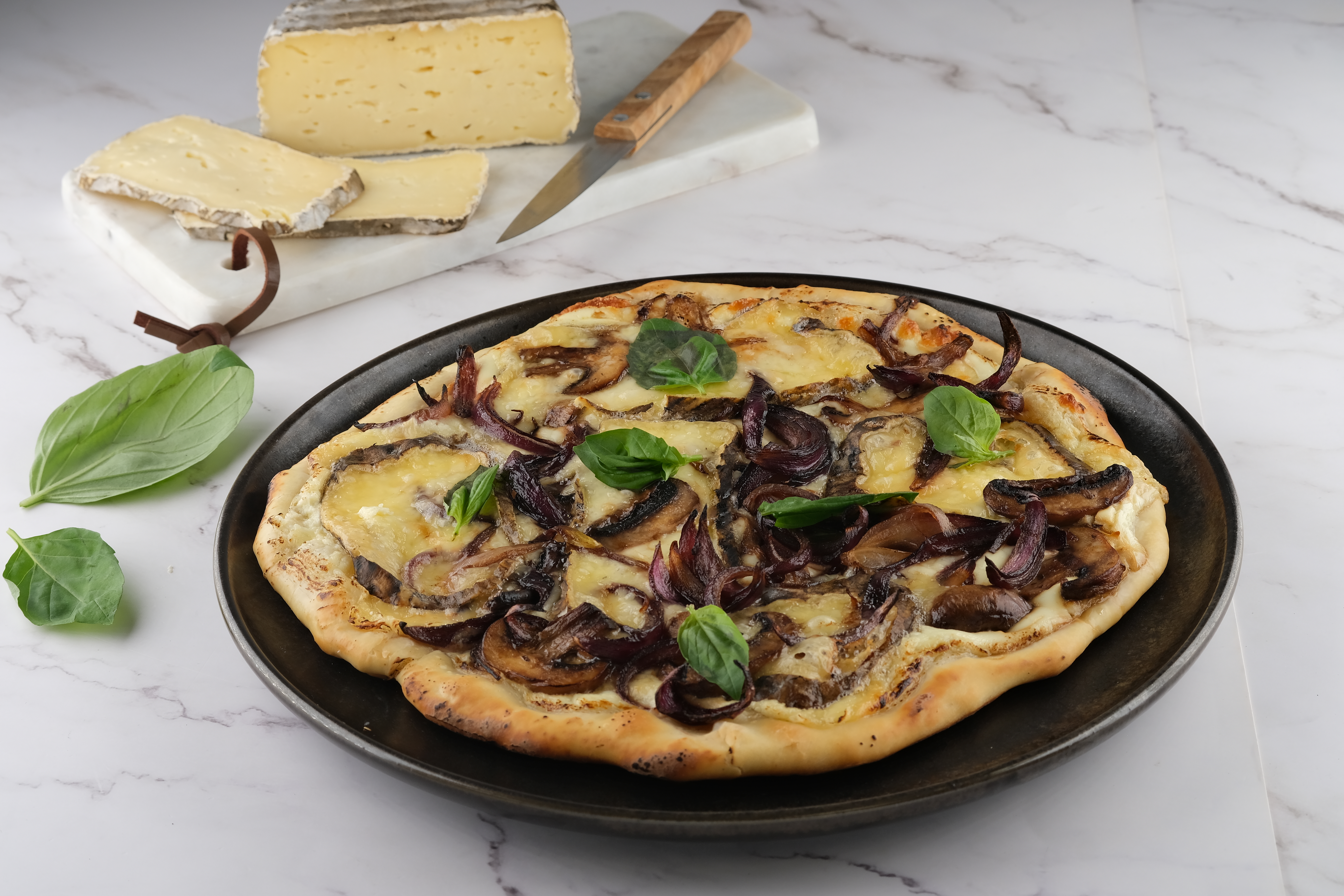 Pizza aux graines, épinard et tomme de Savoie RESHOOT