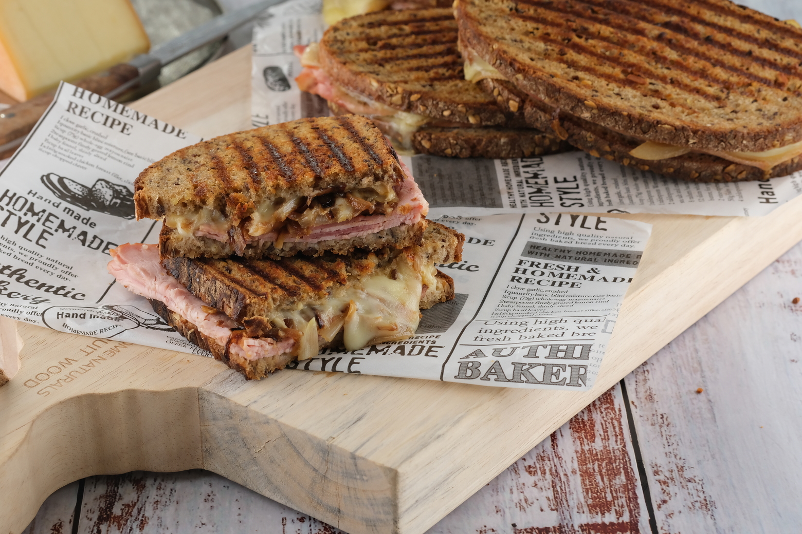 Sandwich Jambon Fumé, Oignon, Raclette Fumée