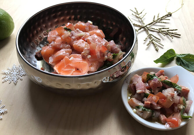 Tartare de saumon, sauce vierge aux lardons