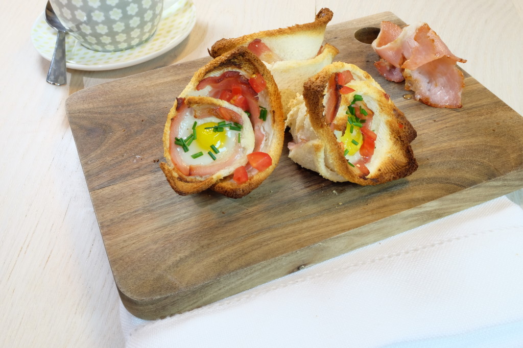 Cornets de pain de mie, œuf-bacon