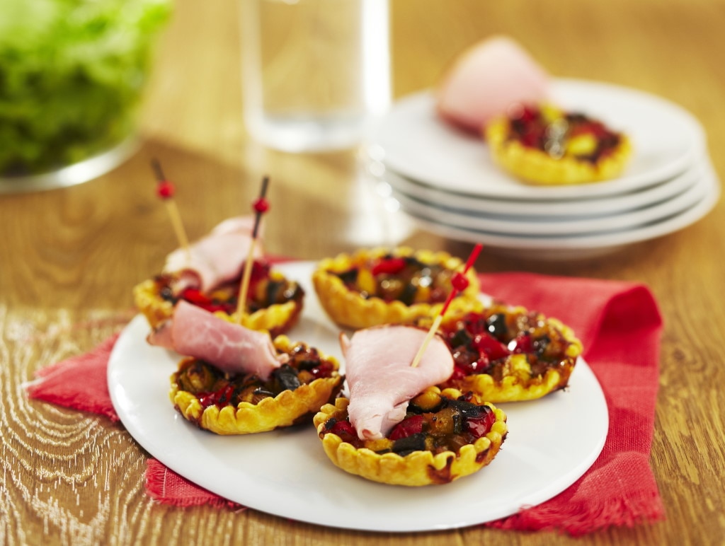 Mini tartelettes aux légumes confits et jambon
