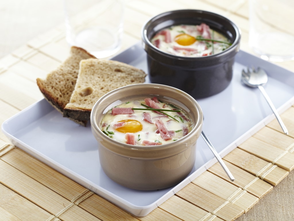 Oeufs cocottes aux allumettes de bacon