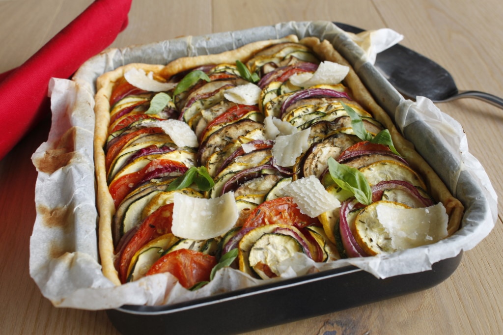 Tarte aux légumes du soleil comme une ratatouille