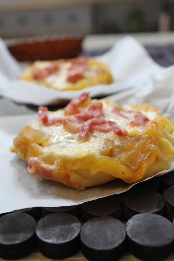Tatin de pommes lardons et reblochon