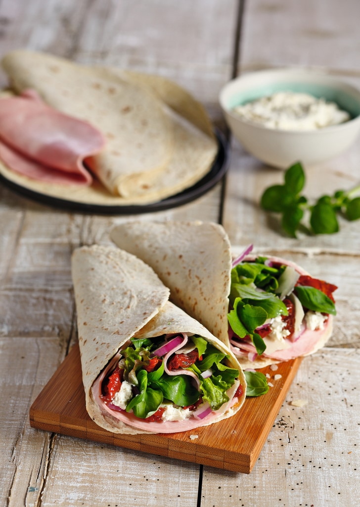 Wraps au jambon, fromage frais, tomates confites