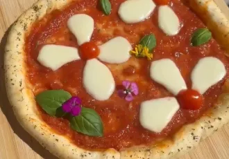 flower pizza
