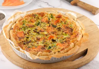 Tarte aux poireaux, saumon fumé et graines de chia