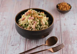 One Pot Rice – Lardons, Petits Pois & Œuf