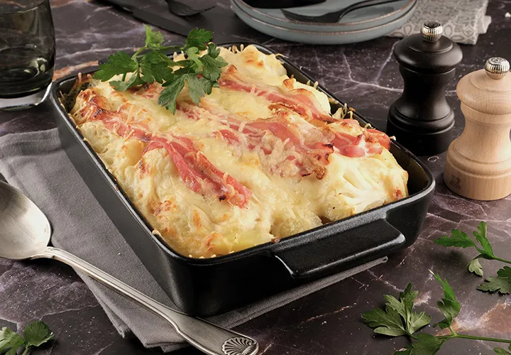 Recette Gratin de chou-fleur, pommes de terre, poitrine fumée | Herta