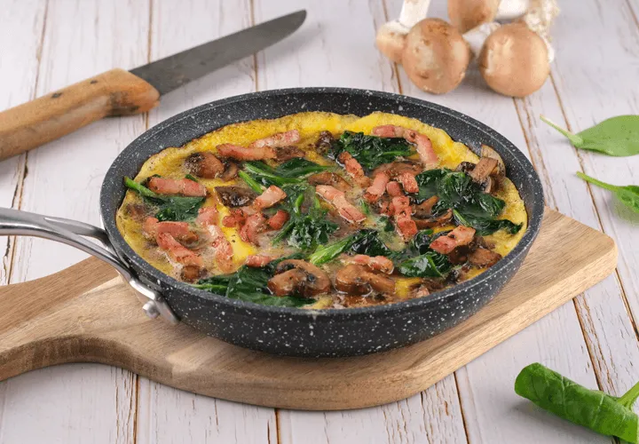 Omelette champignon, épinard, lardons