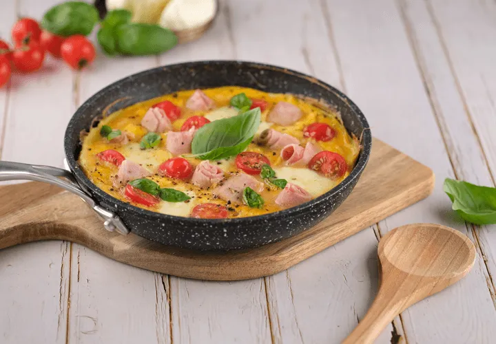 Omelette jambon tomate mozzarella basilic