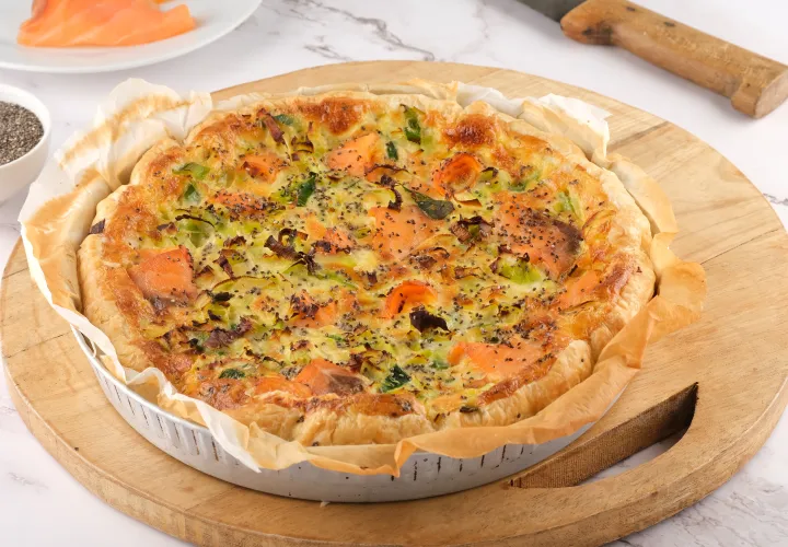 Tarte aux poireaux, saumon fumé et graines de chia