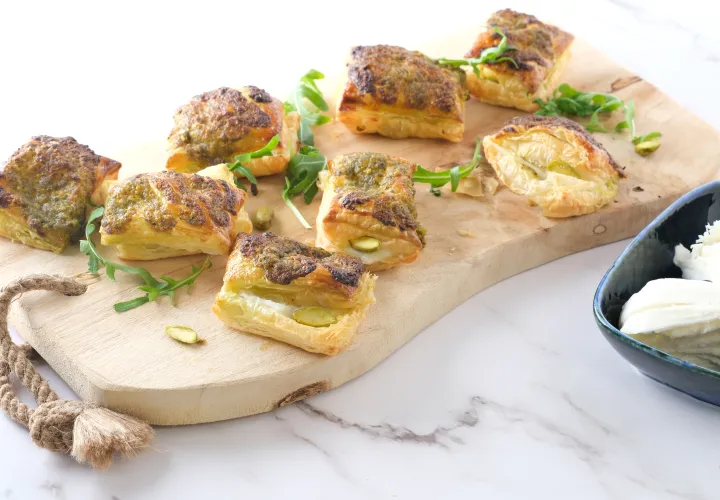 FEUILLETÉ AU PESTO ET MOZZARELLA 