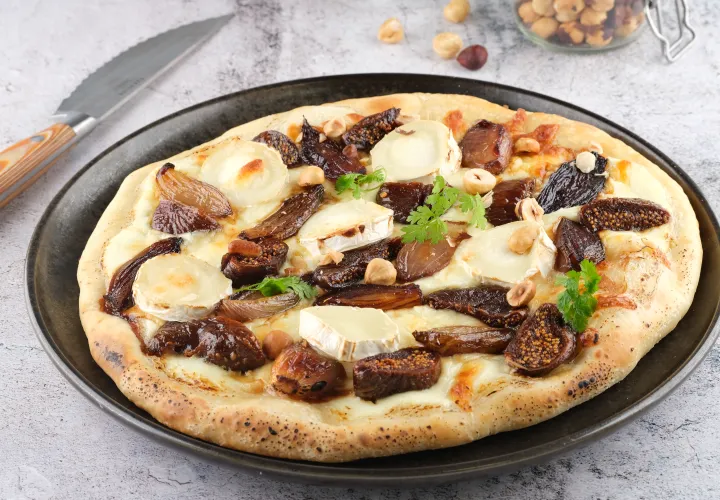PIZZA FIGUES, CHÈVRE & ÉCHALOTES