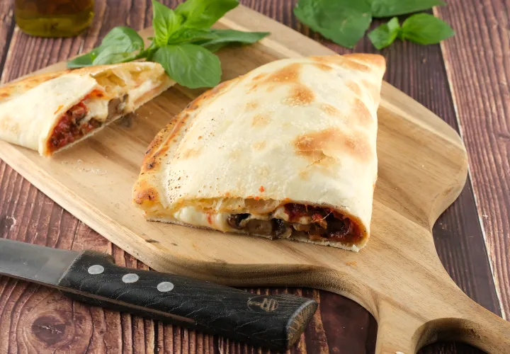 CALZONE CHAMPIGNONS & LARDONS