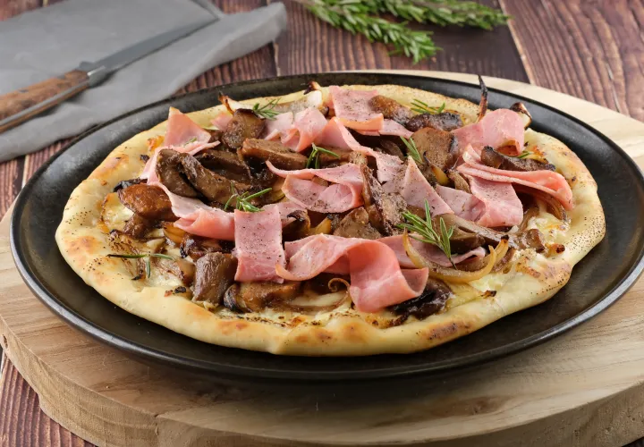 PIZZA AUX CÈPES, JAMBON & MOZZARELLA