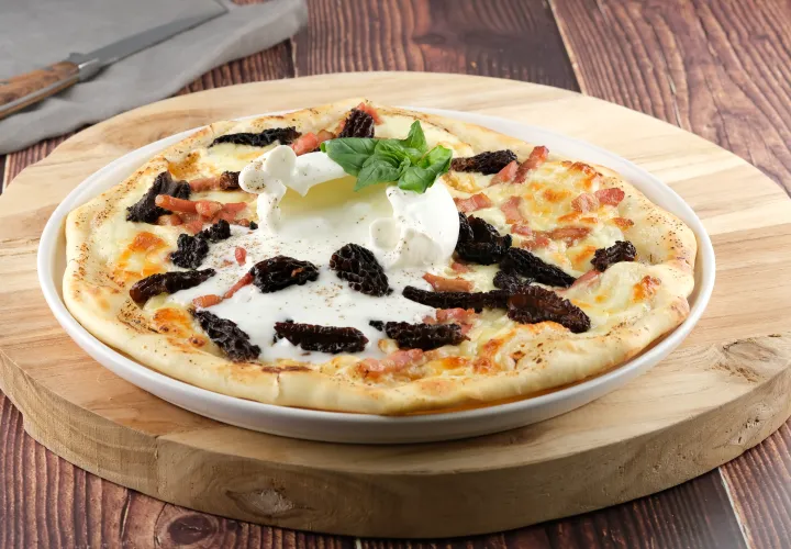 PIZZA BIANCA — LARDONS, MORILLES, BURRATA