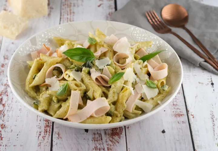 One Pot Pasta – Pesto, Poulet & Courgettes