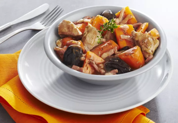 Recette Sauté de porc aux pruneaux et carottes confites Herta